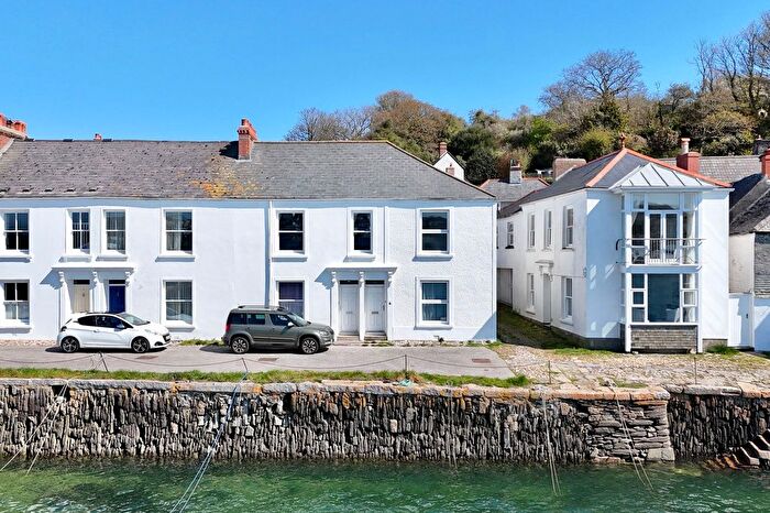 2 Bedroom Town House For Sale In Pitick Terrace, Flushing, TR11