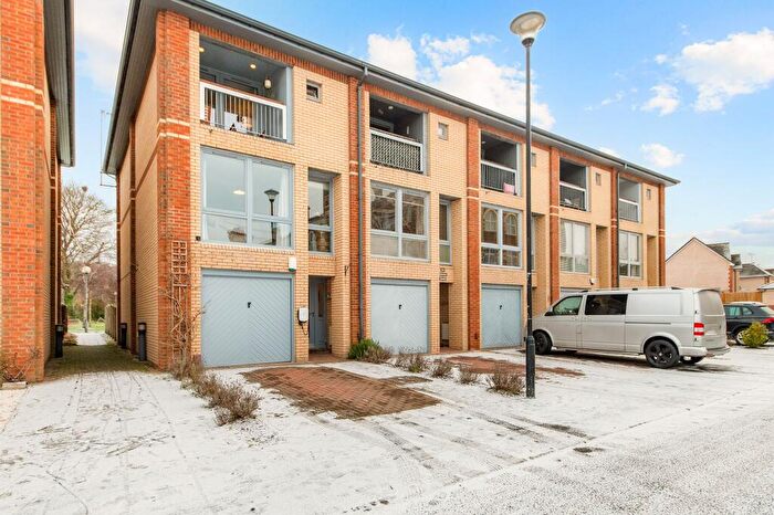 4 Bedroom Town House For Sale In Hayford Mills, Cambusbarron, FK7