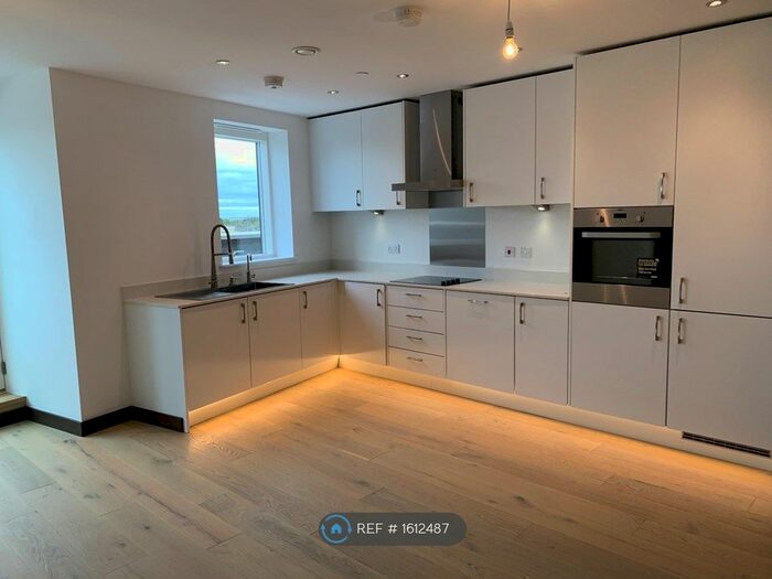 2 Bedroom Flat To Rent In Station Square, Cambridge, CB1