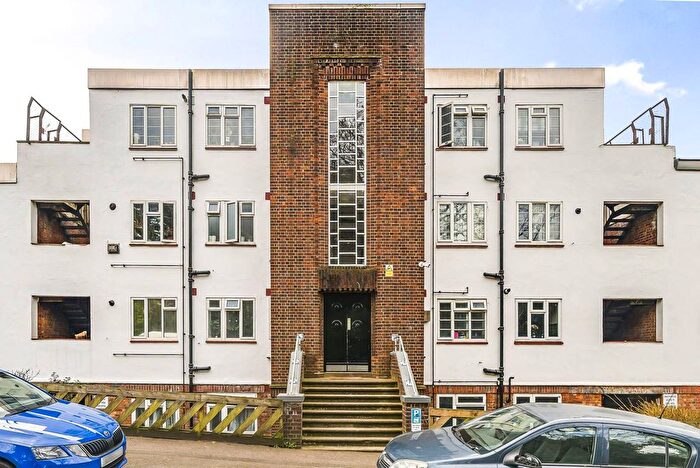 2 Bedroom Flat To Rent In The Woodlands, Upper Norwood, London, SE19