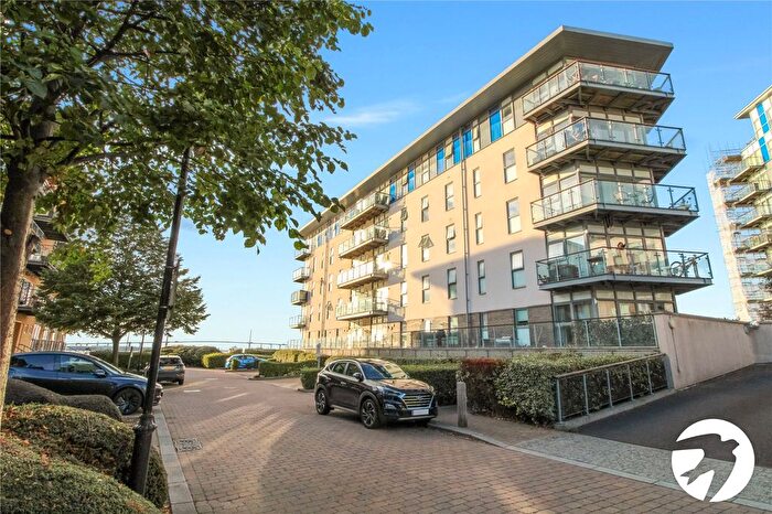 1 Bedroom Flat To Rent In Carmichael Avenue, Greenhithe, Kent, DA9