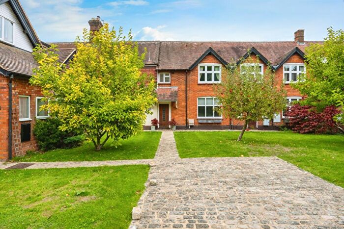 4 Bedroom Semi Detached House For Sale In Bridle Manor, Halton, Aylesbury, HP22