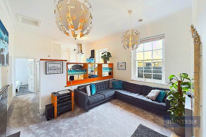 2 Bedroom Flat To Rent In Union Castle House Canute Road, Southampton, SO14