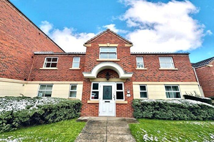 2 Bedroom Flat To Rent In St. Pauls Mews, York, YO24