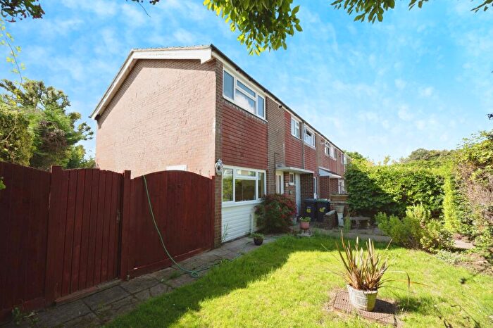 3 Bedroom End Of Terrace House For Sale In Brights Lane, Hayling Island, Hampshire, PO11