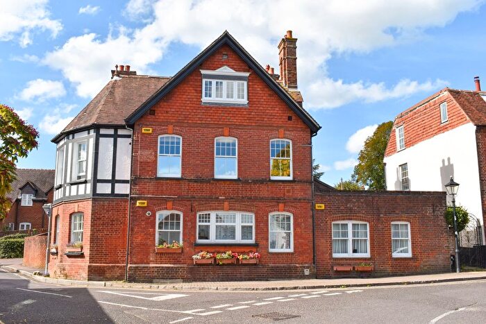 3 Bedroom Flat For Sale In Grove Road, Lymington, SO41