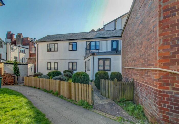 2 Bedroom Flat To Rent In North Street, Exeter, EX4