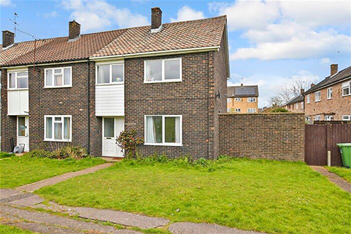 3 Bedroom End Of Terrace House For Sale In Wickhay, Basildon, Essex, SS15