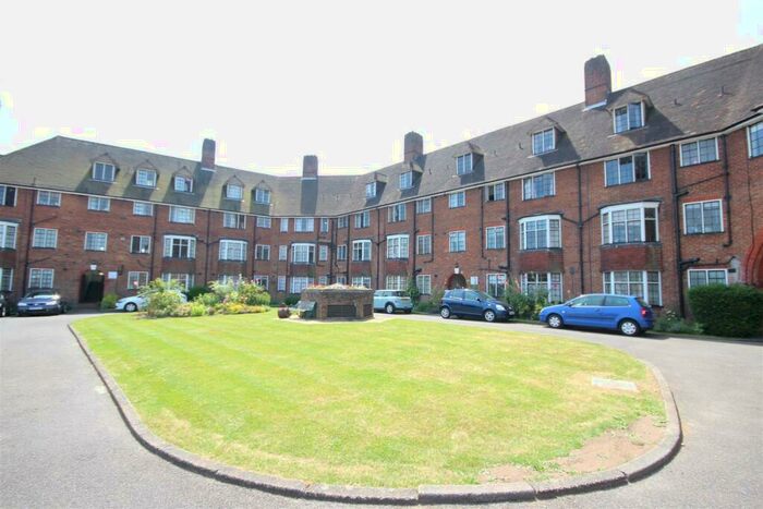 2 Bedroom Flat To Rent In Portsmouth Road, Guildford, GU2