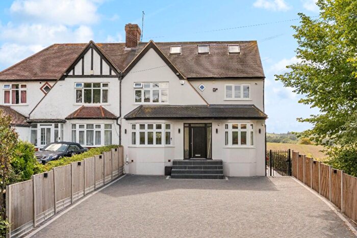 5 Bedroom Semi-Detached House For Sale In Cuffley Hill, Goffs Oak, Hertfordshire, EN7
