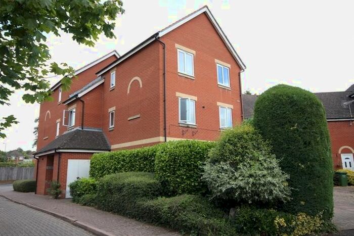 1 Bedroom Flat To Rent In Shepherds Pool, Evesham, WR11