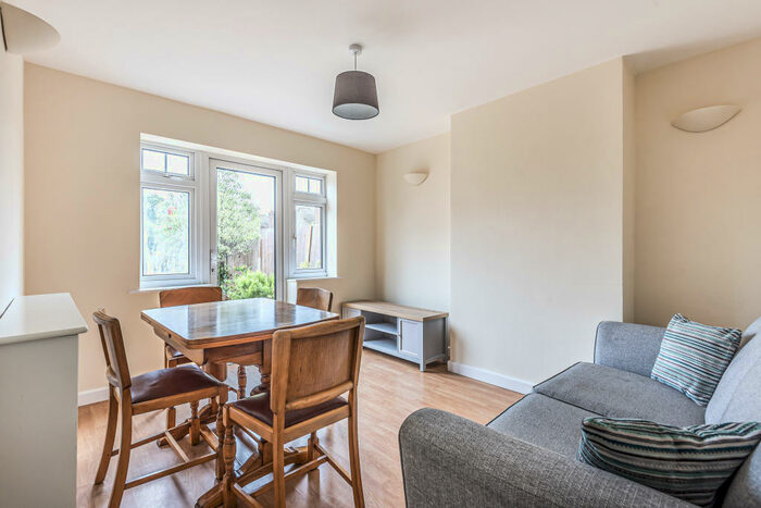 3 Bedroom Semi-Detached House To Rent In Hillview Crescent, Guildford, GU2