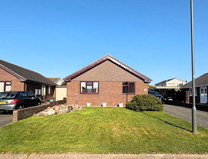 3 Bedroom Detached Bungalow For Sale In Ar Y Don, Tywyn, Gwynedd, LL36