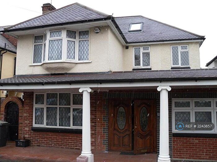 6 Bedroom Detached House To Rent In Southway, Totteridge, N20