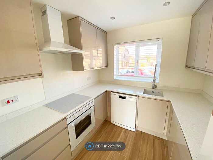 3 Bedroom Flat To Rent In The Willows, Flitwick, MK45