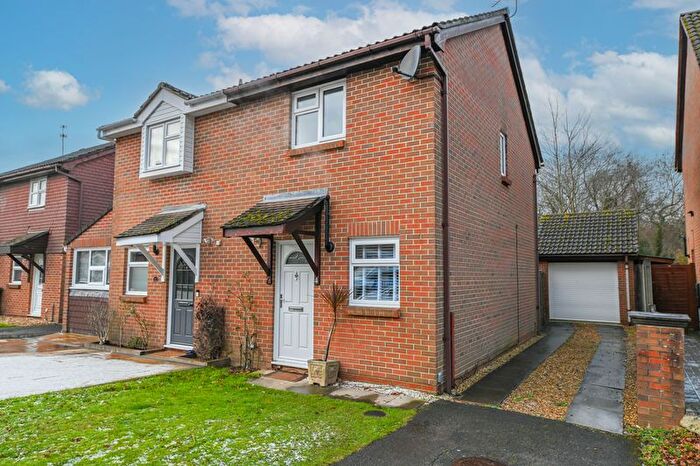 2 Bedroom Semi Detached House For Sale In Amethyst Grove, Waterlooville, PO7