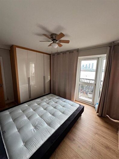 2 Bedroom Apartment To Rent In Vermeer Court, London, E14
