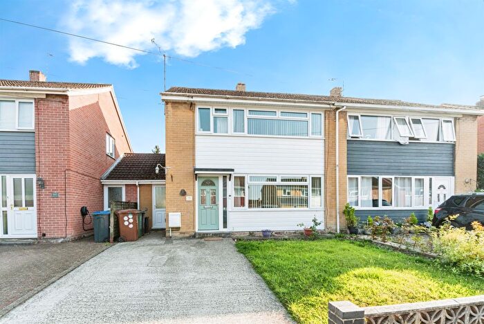 3 Bedroom Semi-Detached House For Sale In Hardens Mead, Chippenham, SN15