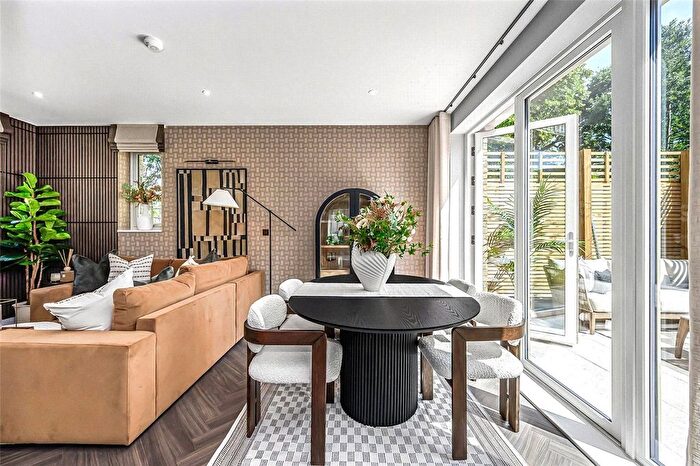 3 Bedroom Detached House For Sale In Twyford Park, London, NW10