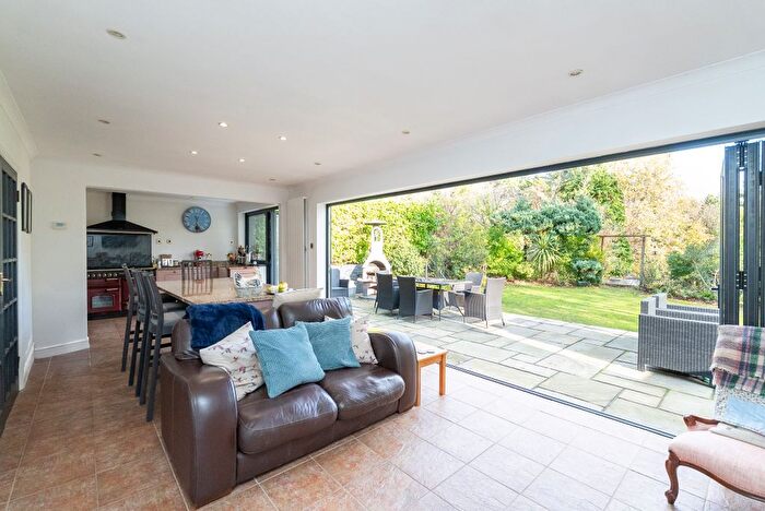 4 Bedroom Detached House For Sale In Treetops, Glenwood, RH5