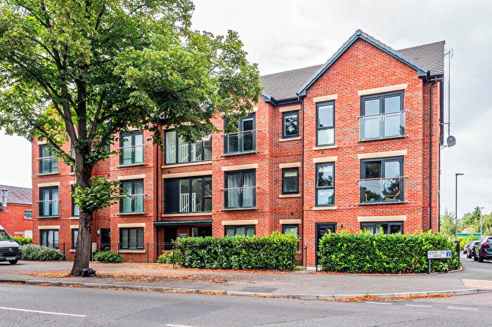 1 Bedroom Apartment For Sale In Stretford Road, Urmston, Manchester, M41