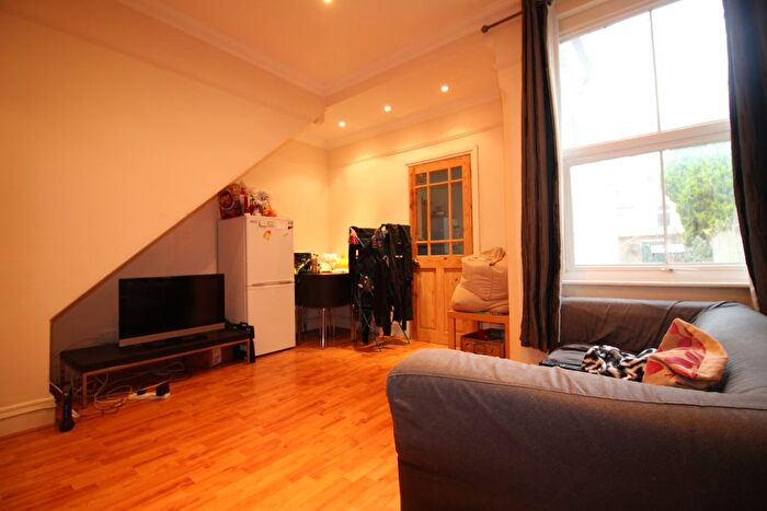 4 Bedroom Terraced House To Rent In Canada Road, Heath, CF14