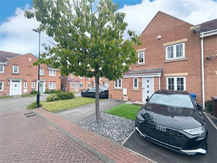 3 Bedroom End Terrace House For Sale In Doveholes Drive, Sheffield, S13