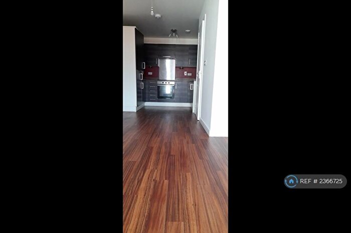 1 Bedroom Flat To Rent In Field House, Morden, SM4