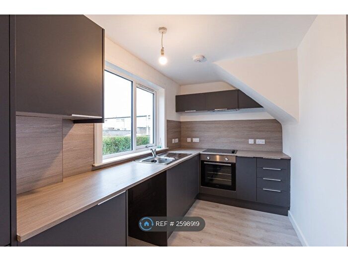 4 Bedroom Terraced House To Rent In Dunbar Court, Glenrothes, KY6