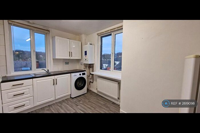 1 Bedroom Flat To Rent In Kirkstall Lane, Leeds, LS5