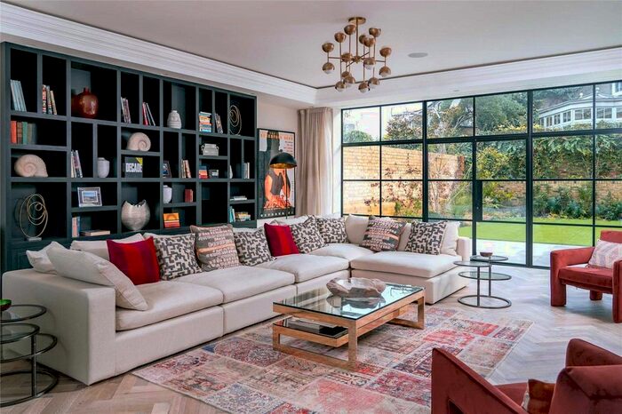 3 Bedroom Flat To Rent In St Quintin Avenue, North Kensington, W10