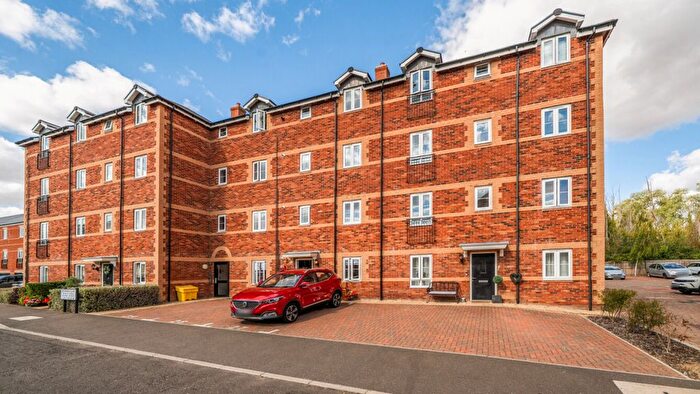 2 Bedroom Flat For Sale In Blunden Close, Long Melford, CO10