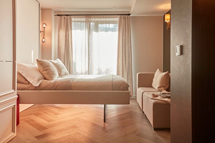 Studio To Rent In Brondesbury Park, London, NW6