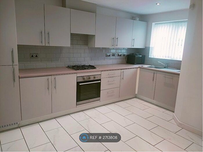 3 Bedroom Semi-Detached House To Rent In Coulman Road, Thorne, Doncaster, DN8