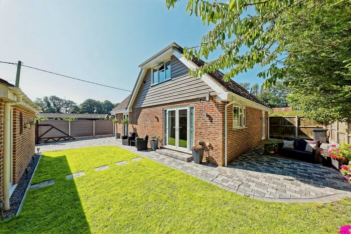 4 Bedroom Detached House For Sale In St. Martins Road, Guston, Dover, Kent, CT15