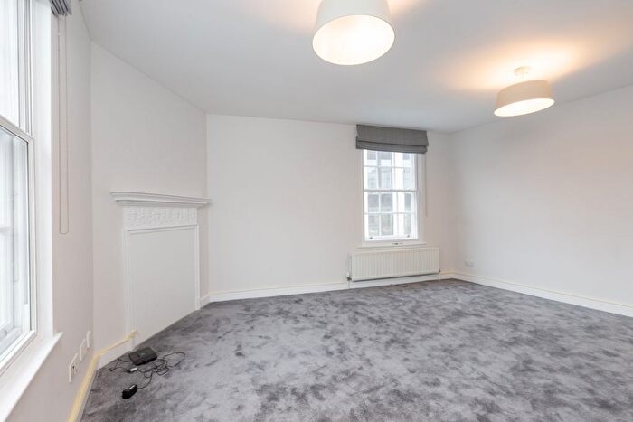 3 Bedroom Flat To Rent In George Street, London, W1H