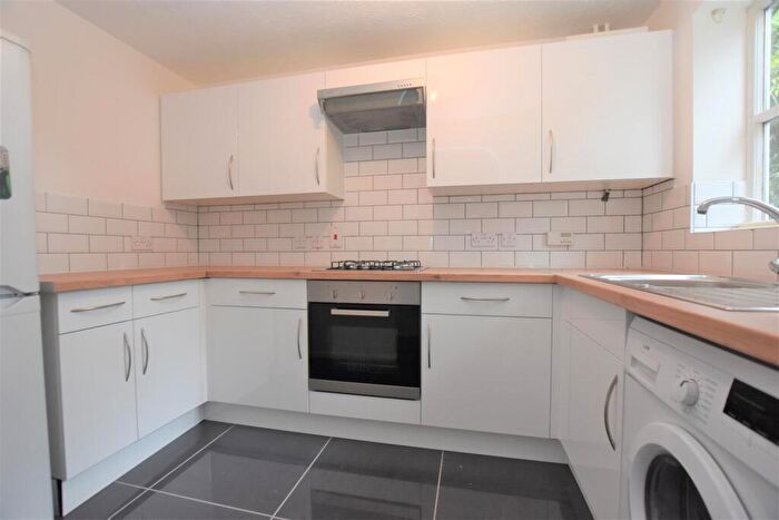 2 Bedroom Semi Detached House To Rent In Denbeigh Place, RG1