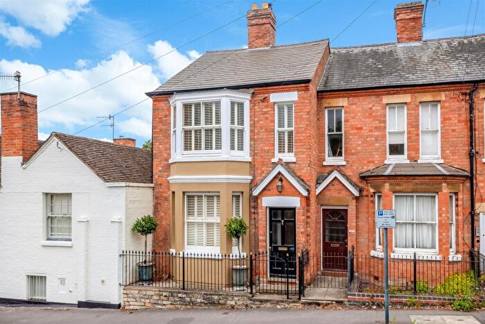 4 Bedroom End Of Terrace House For Sale In Maidenhead Road, Stratford-upon-Avon, CV37