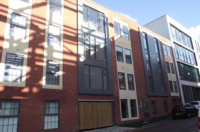 2 Bedroom Flat To Rent In The Foundry, - Carver Street, Birmingham, West Midlands, B1