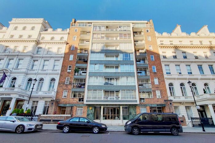 2 Bedroom Flat To Rent In Lancaster Gate, London W2
