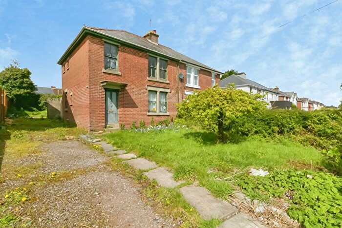 3 Bedroom Semi-Detached House For Sale In Winston Road, Barry, CF62