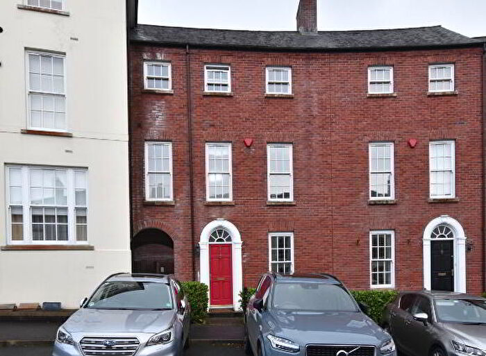 5 Bedroom Mid TownHouse For Sale In Kilwarlin Crescent, Hillsborough, BT26