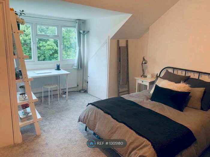 1 Bedroom Flat To Rent In Drewstead Road, London SW16