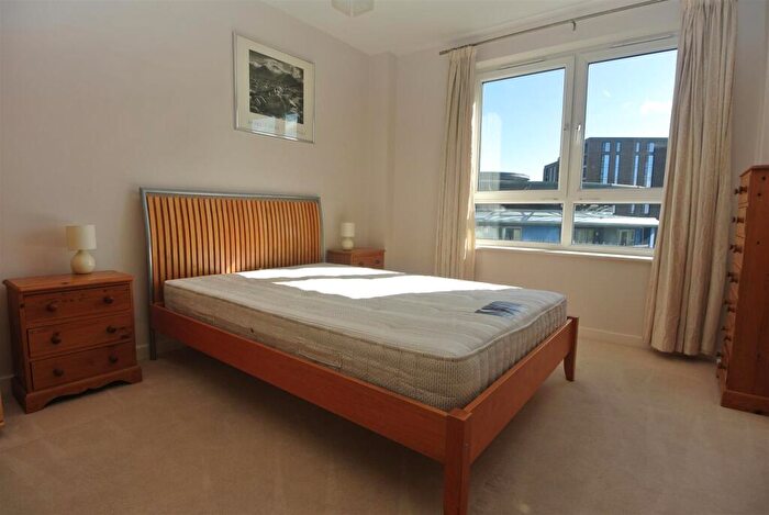 2 Bedroom Apartment To Rent In Station Approach, Woking, GU22