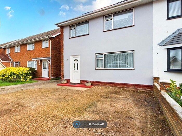 4 Bedroom Semi-Detached House To Rent In Britannia Way, Stanwell, Staines-Upon-Thames, TW19