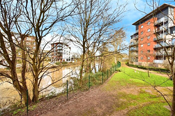 2 Bedroom Flat For Sale In Hughenden Reach, Tovil, Maidstone, Kent, ME15