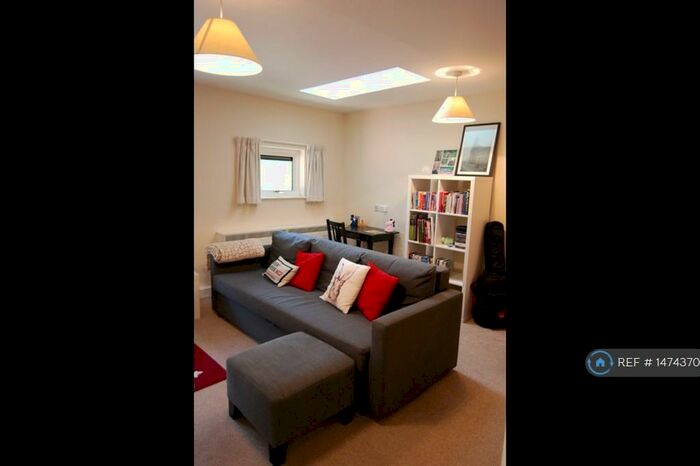 1 Bedroom Flat To Rent In Claverton Court, Chester, CH4