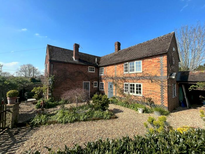 4 Bedroom House For Sale In Little London Road, Silchester, Reading, RG7