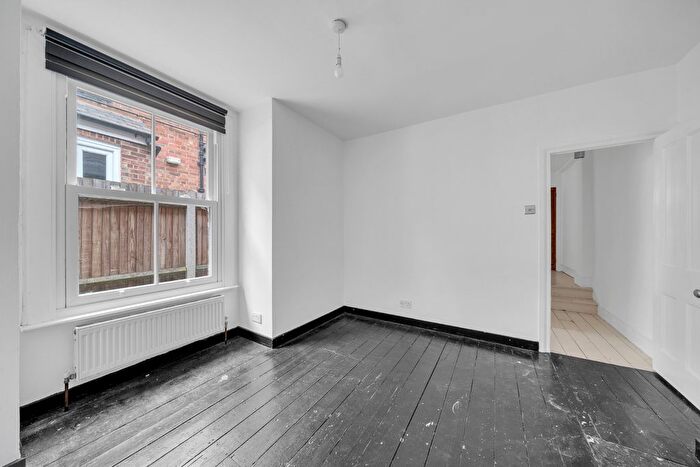 1 Bedroom Maisonette To Rent In Eastcombe Avenue, SE7