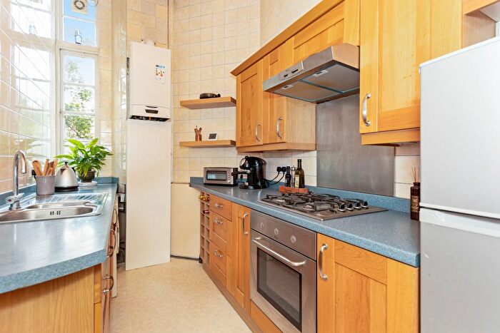 2 Bedroom Flat For Sale In (F), Coates Gardens, Haymarket, Edinburgh, EH12